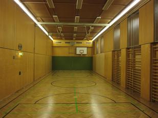 Wien Spengergasse Kleinhalle: Sportbodensanierung (© Swietelsky)